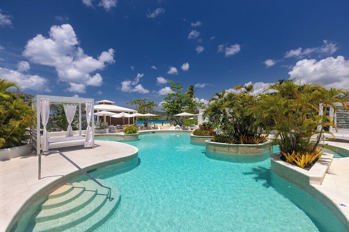 Hotel Pool