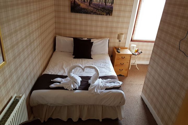 Room 7 of 13