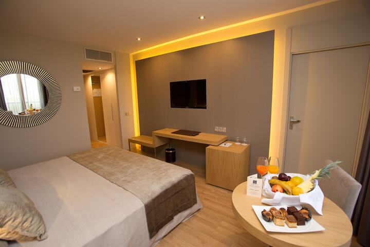 Room 11 of 44