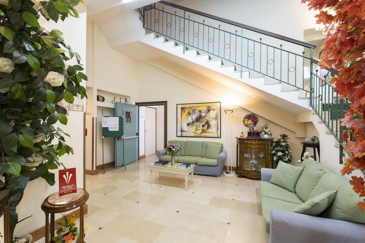 Entrance & Lobby
