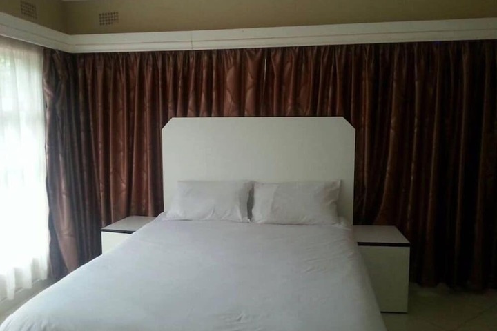 Room 5 of 15