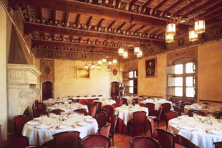 Dining 11 of 41