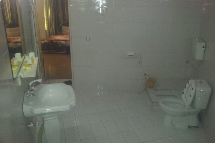 Room 27 of 35