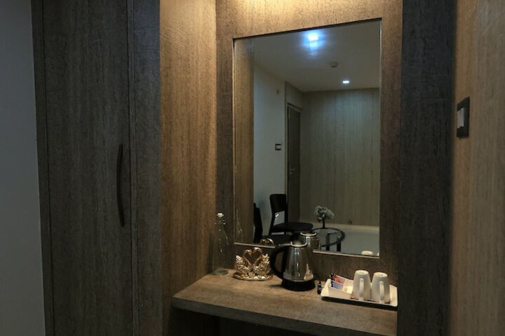 Room 12 of 44