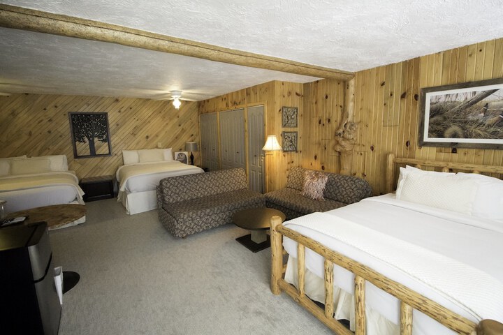 Room 9 of 43