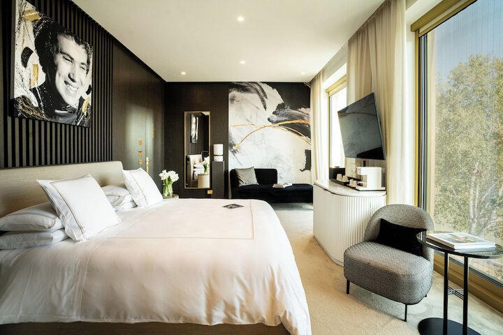 Room 7 of 49