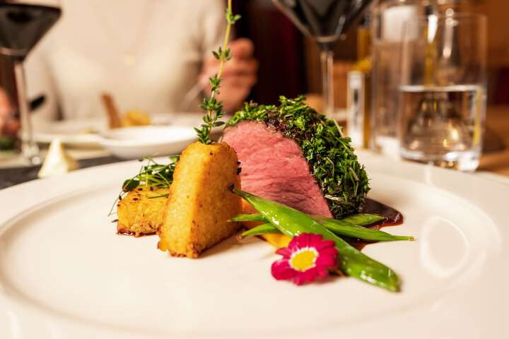 Dining 85 of 102