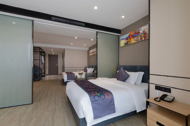 Room 6 of 56