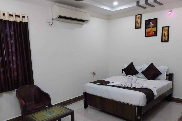 Room 3 of 7