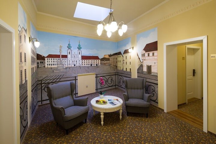 Room 14 of 27
