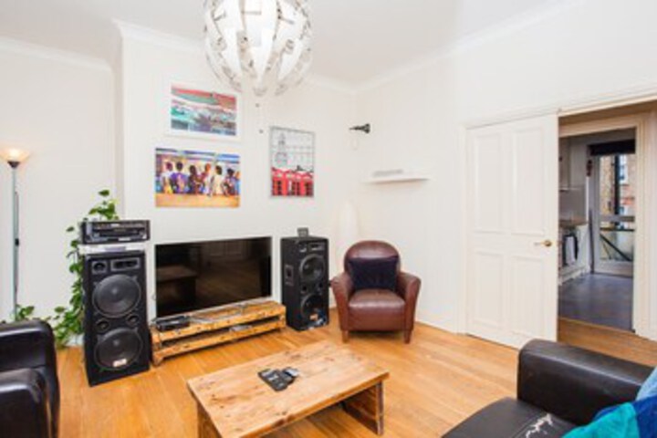 Room 10 of 27