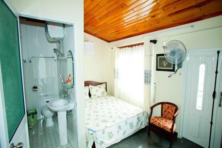 Room 3 of 6