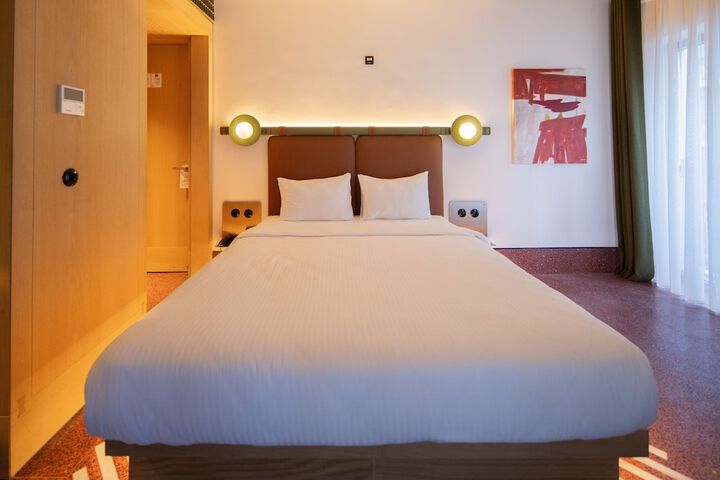 Room 16 of 41