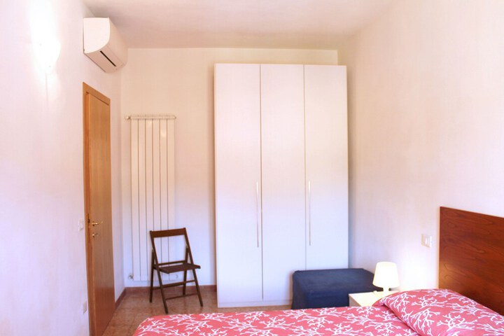 Room 6 of 24