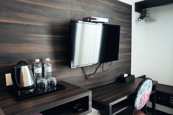 Room 15 of 76