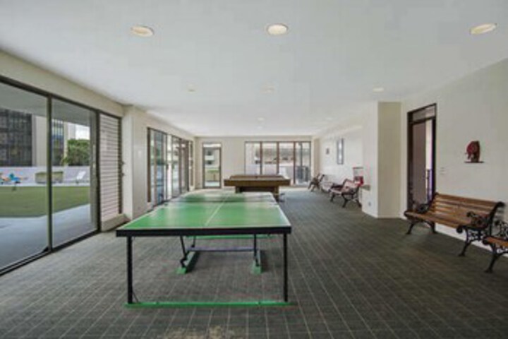 Room 10 of 26