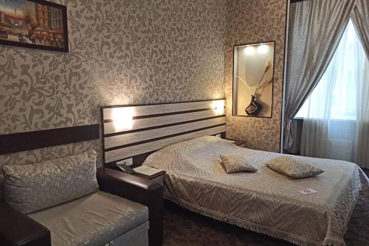 Room 8 of 30