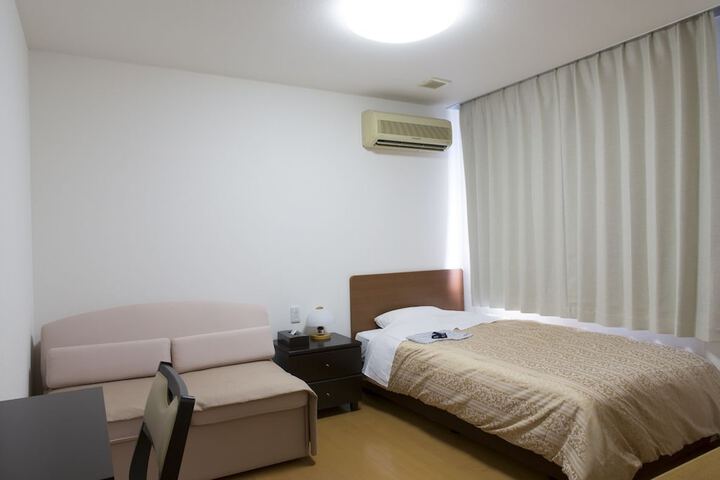 Room 15 of 27