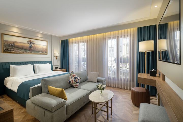 Room 7 of 30