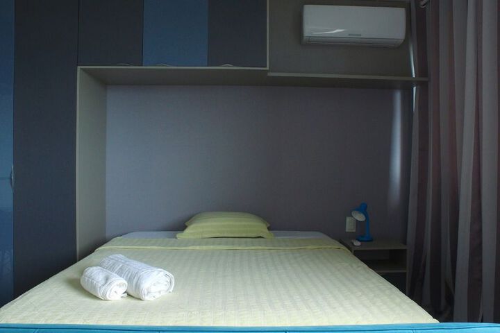 Room 6 of 7