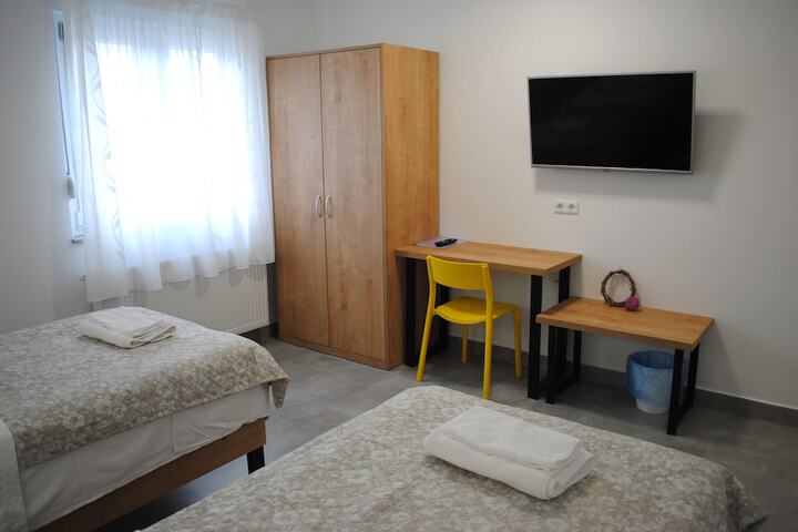 Room 48 of 92