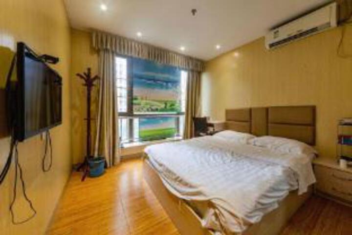 Room 4 of 6