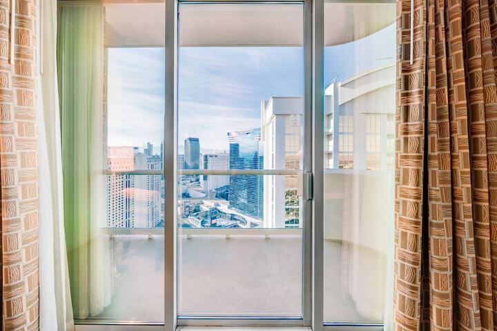 Room 21 of 103