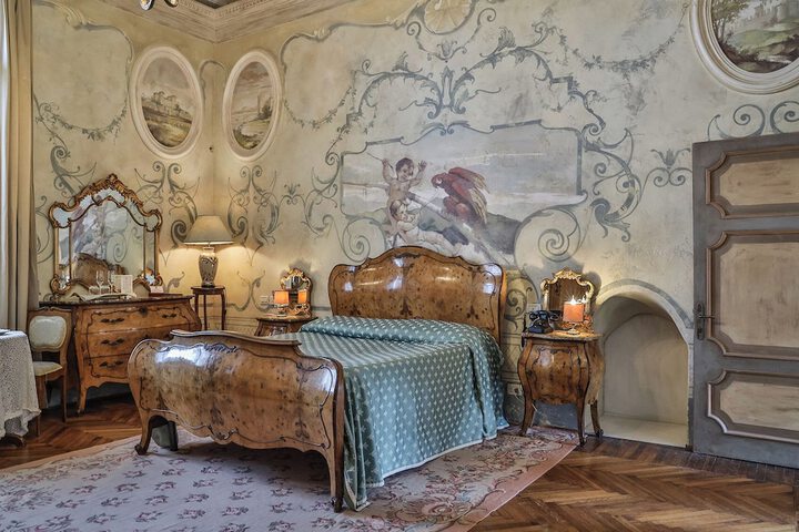 Room 13 of 64