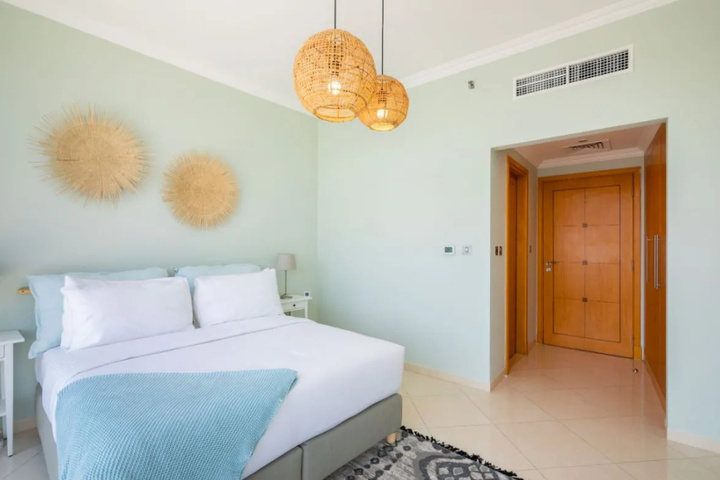 Room 4 of 15