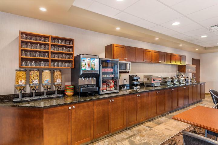 Breakfast area