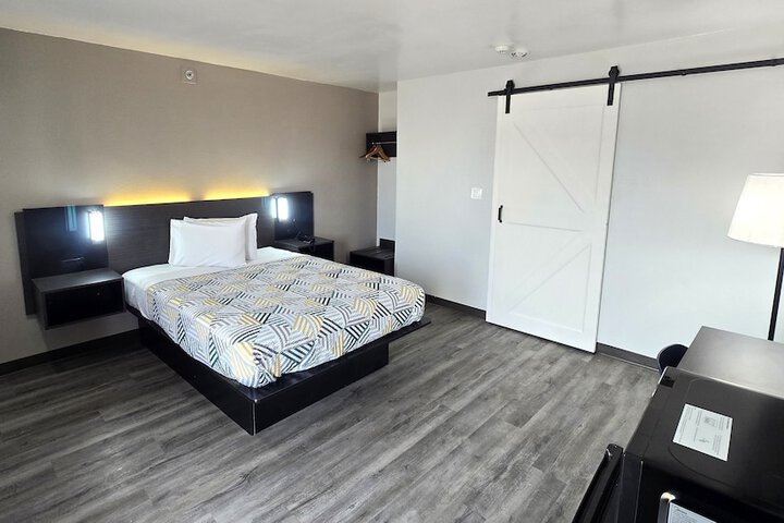 Room 40 of 51