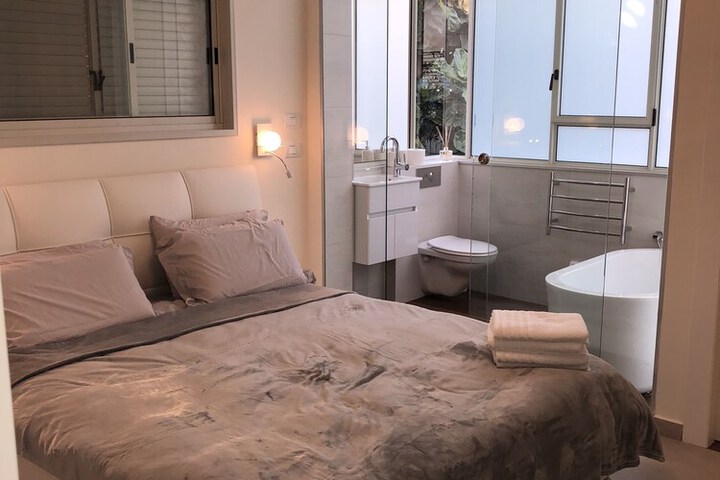 Room 5 of 29