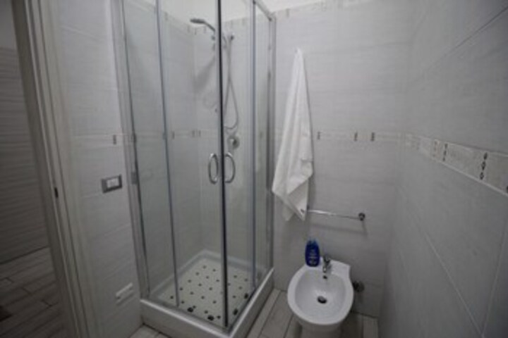 Room 3 of 23