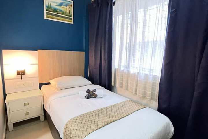 Room 6 of 30