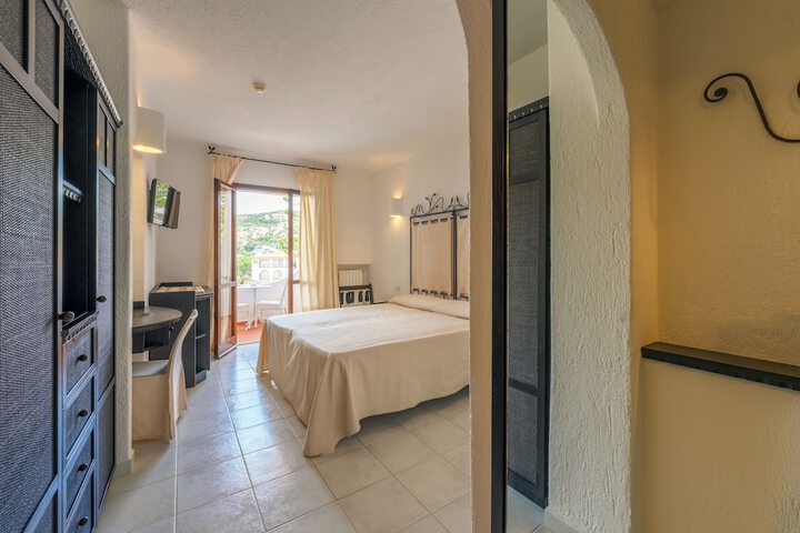 Room 45 of 164