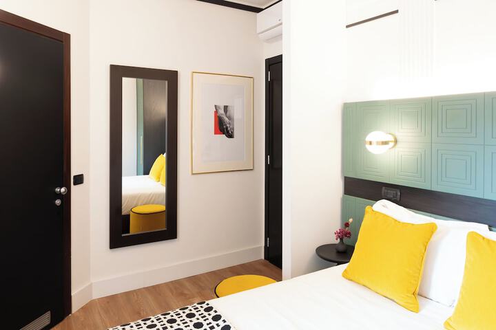 Room 42 of 103