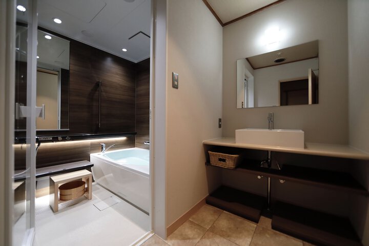Room 10 of 70