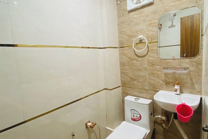 Room 10 of 11