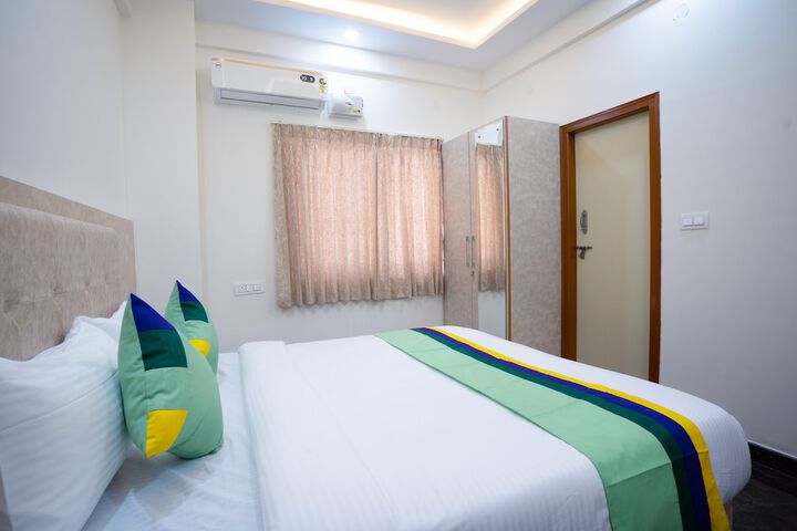 Room 8 of 25