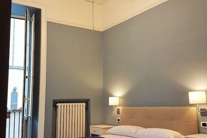 Room 12 of 53