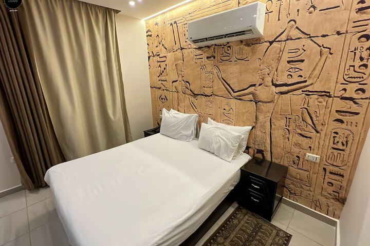 Room 72 of 284