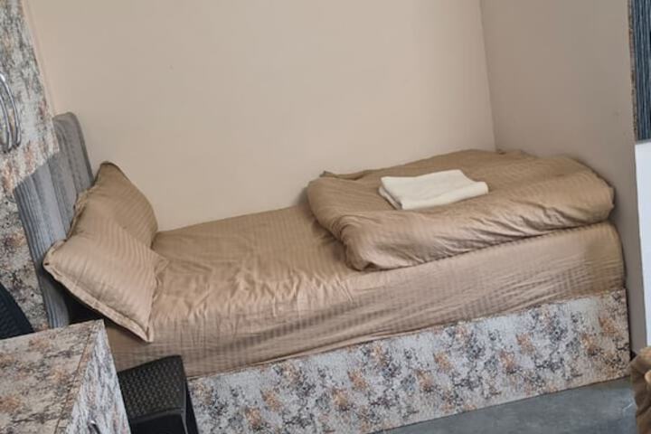 Room 12 of 72