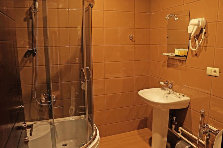 Room 44 of 71