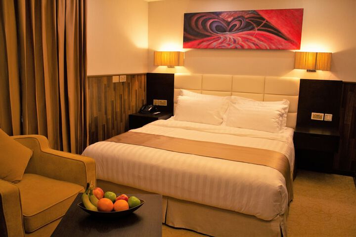 Room 27 of 107