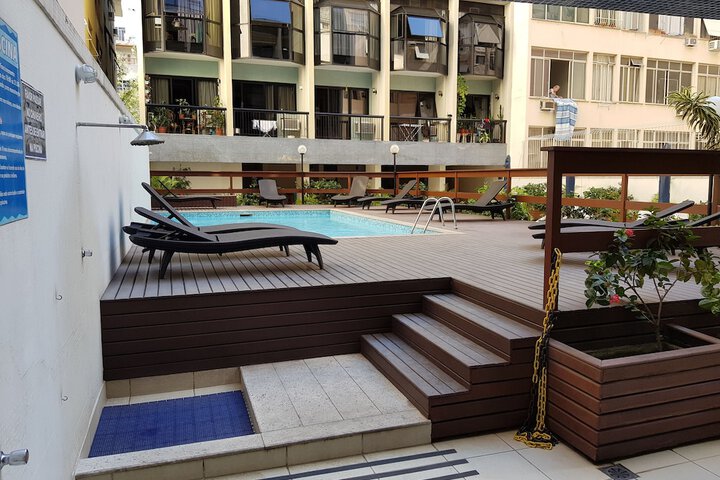 Pool 40 of 78