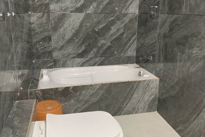 Room 15 of 18