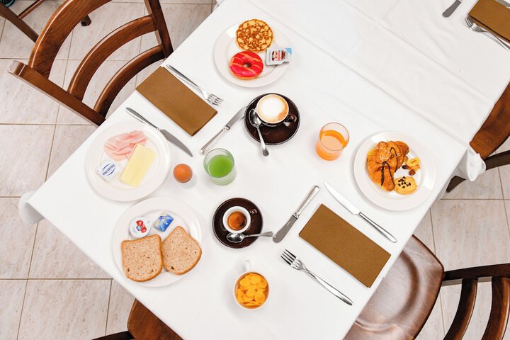 Breakfast/Coffee Service 39 of 104