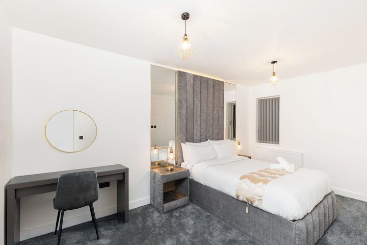 Room 4 of 35