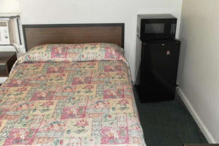 Room 10 of 27
