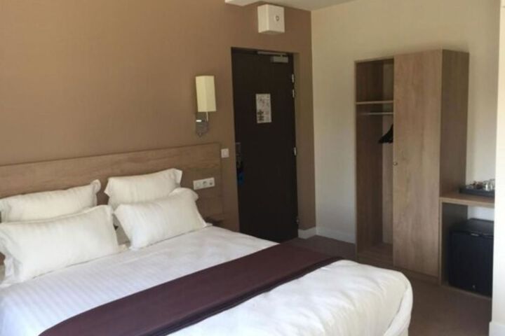 Room 51 of 61